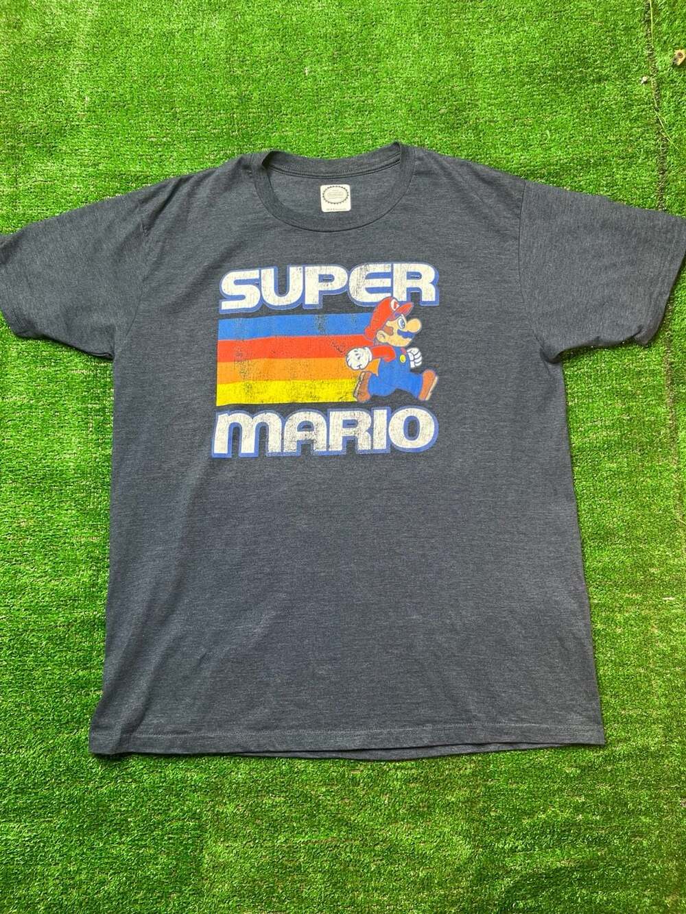 Nintendo Super Mario Running Retro Stripe Men's T-Shirt Dark Heather Gray